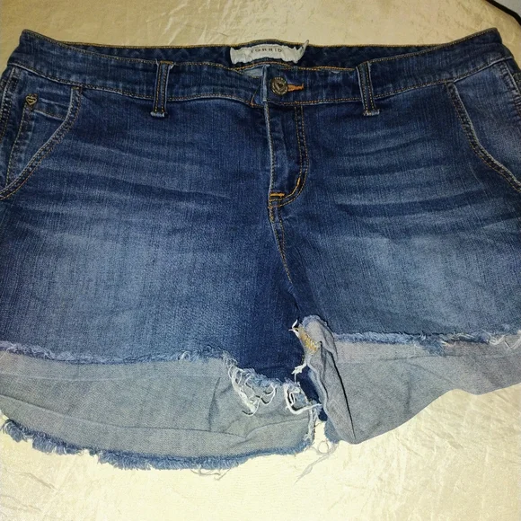 Denim Cutoff Shorts Size 16 - Picture 1 of 6